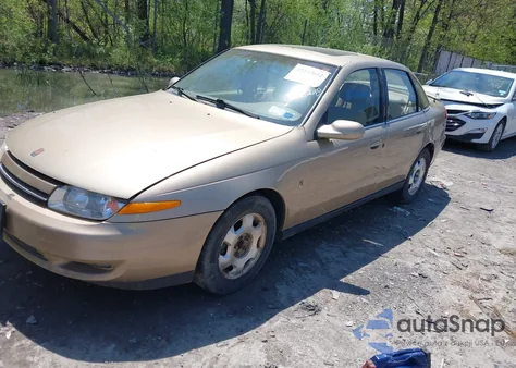 2001 Saturn L300 z USA, uszkodzony, nr VIN 1G8JW52R81Y564763